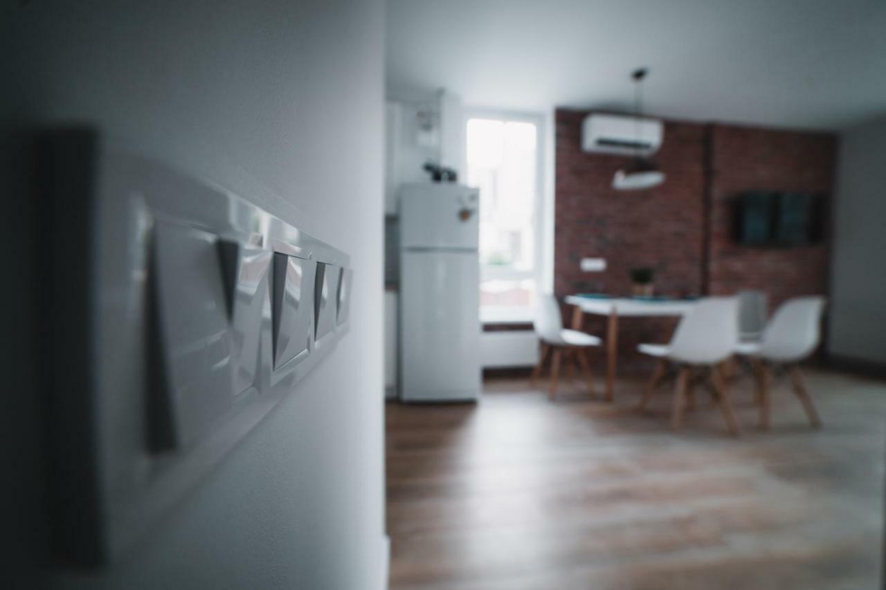 Kostjukowski Apartments Shevchenka 60 Львов Экстерьер фото
